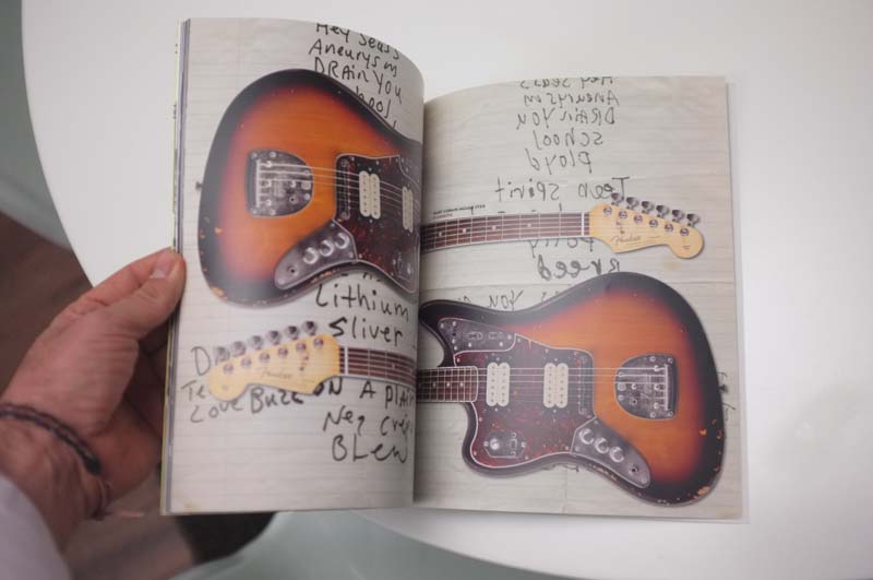 Iluminar Siete Credencial es) Fender Jaguar Kurt Cobain Signature Roadworn 2011